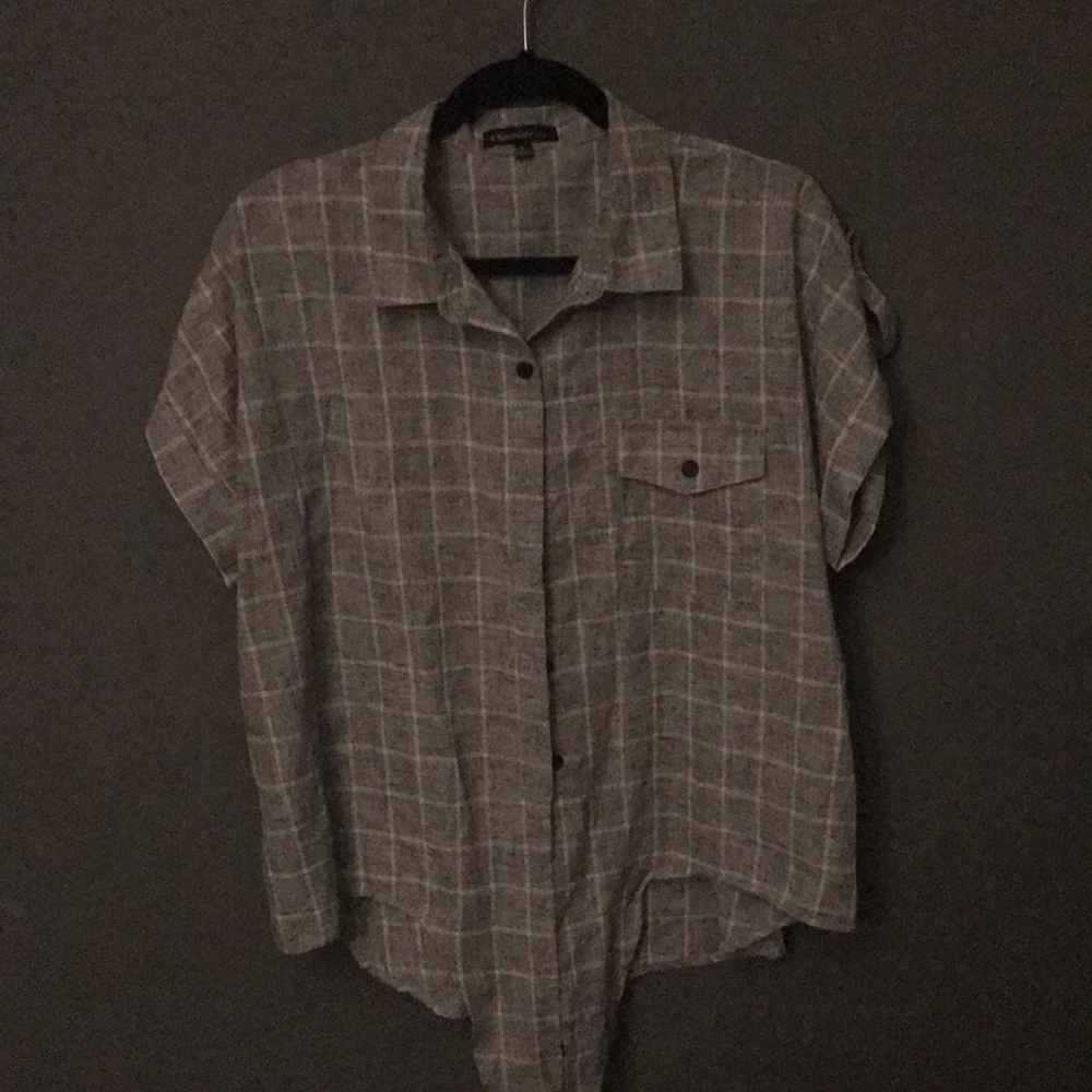 Button down short sleeve shirt